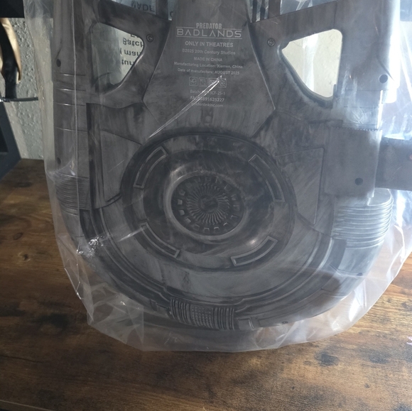 Predator: Badlands Spaceship Popcorn Bucket Nwt - Picture 4 of 4